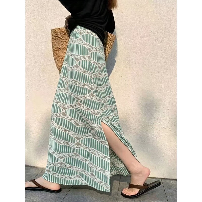 Vacation Style Green Striped Lace Patchwork Slit A-Line Skirt for Women, 2026 Summer Age-Reducing Hip-Covering Long Skirt