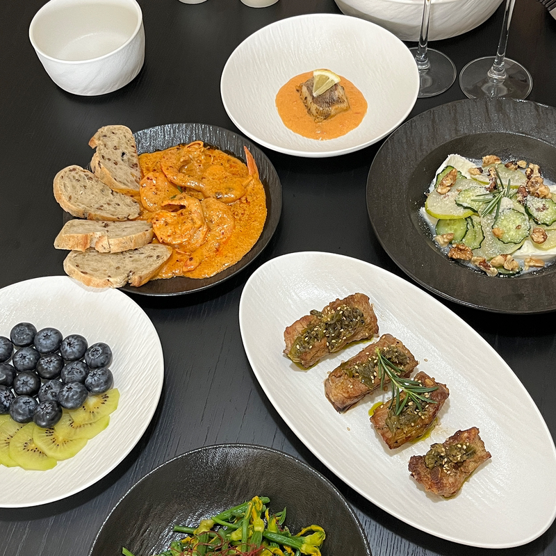 2026 New Style Bowl and Plate Set for Home Use, Japanese-Style High Aesthetic Simple Design Ceramic Bowls, Plates, and Chopsticks with Underglaze Color, Suitable for Housewarming