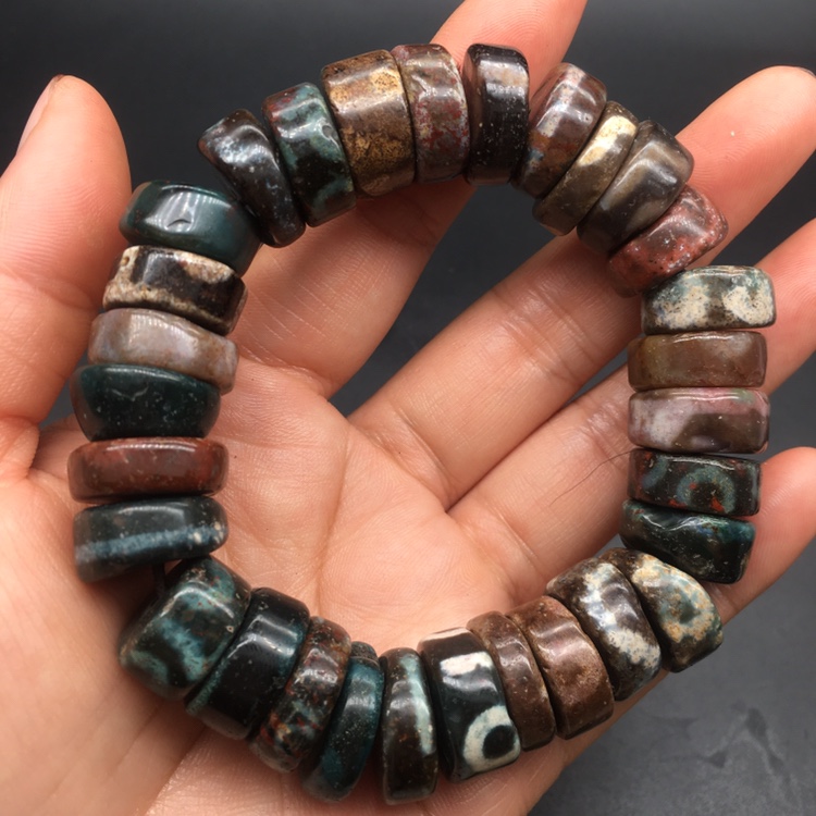 Natural boutique Tibetan Xiangxiong heavenly stone Jiuying shale full of cinnabar spacer dzi bead bracelet versatile for men and women