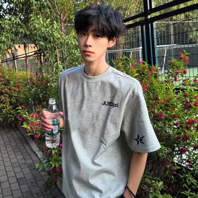 National Trend American-Style Short-Sleeve T-Shirt for Men, Summer Half-Sleeve 2026 New Model, Heavyweight Clothing for Teenagers, Gray Regular Shoulder Top