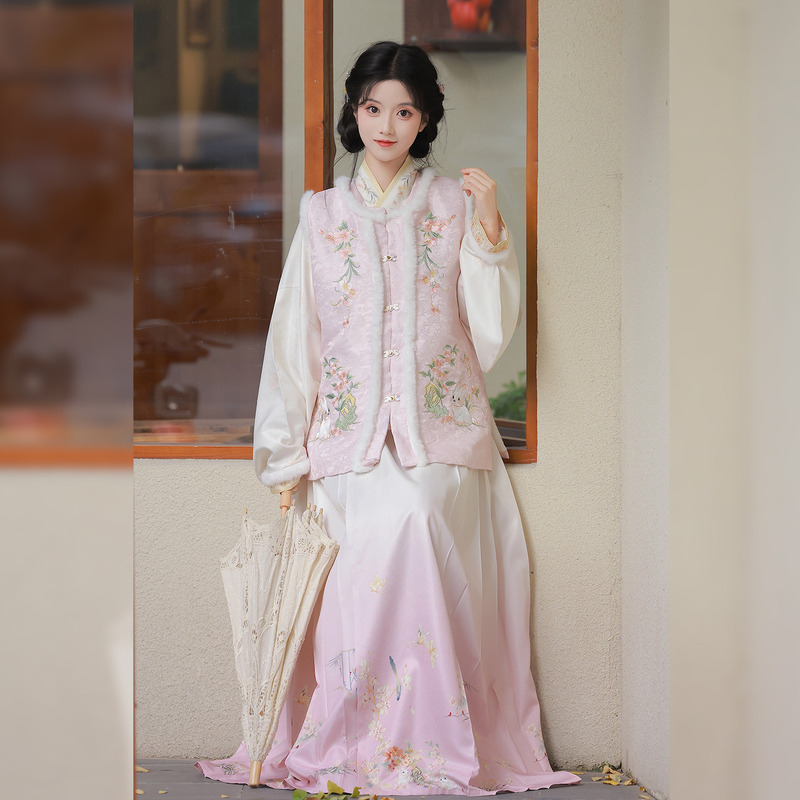 Original from Ru'An [Welcome Winter] Ming-Style Round-Neck Embroidered Fleece-Lined Padded Jacket Mamian Skirt Hanfu for Women, Suitable for Daily Wear in Autumn and Winter