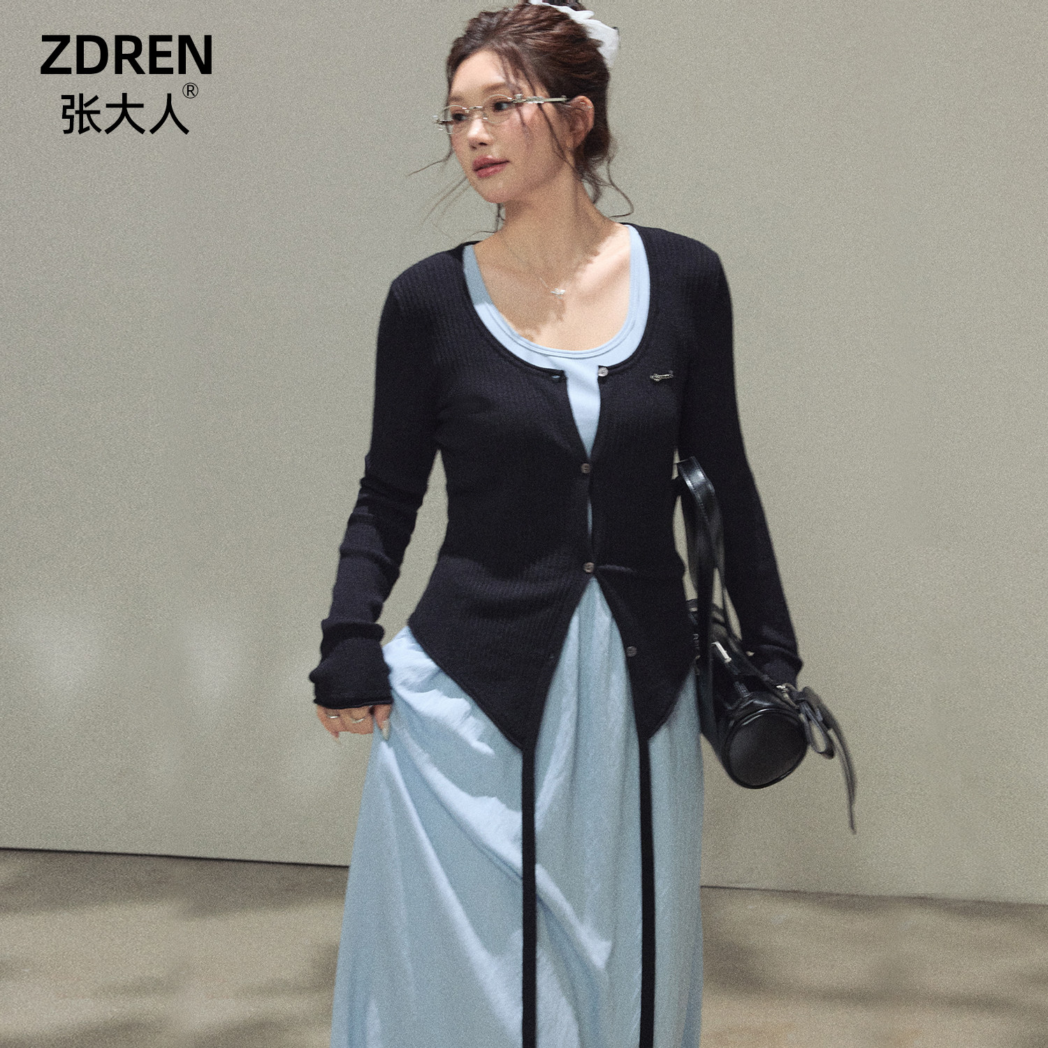 В этом году популярен женский костюм для взрослых Zhang plus size fat sister mm, тонкий черный свитер, темпераментная синяя цельнокроеная длинная юбка Изображение 1