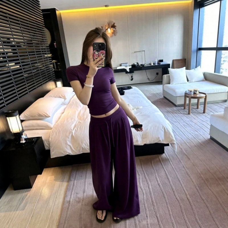 American Retro Casual Sports Suit for Women, Summer Purple Slim-Fitting Short-Sleeved T-Shirt, Fashionable Wide-Leg Pants Two-Piece Set American Retro Casual Sports Suit for Women, Summer Purple Slim-Fitting Short-Sleeved T-Shirt, Fashionable Wide-Leg Pants Two-Piece Set