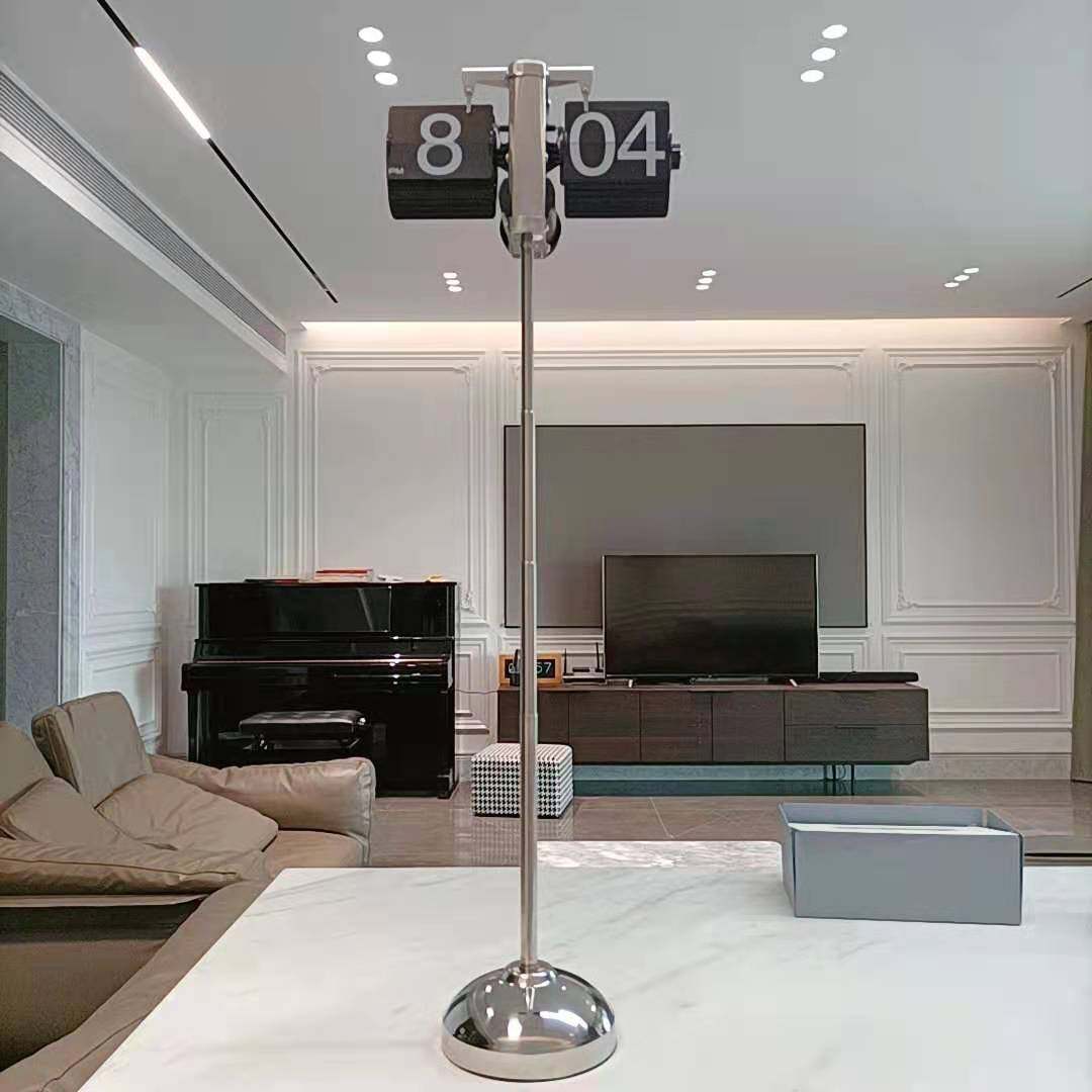 European retro automatic page turning clock Mechanical clock table clock Creative telescopic rod clock Living room table clock ornaments