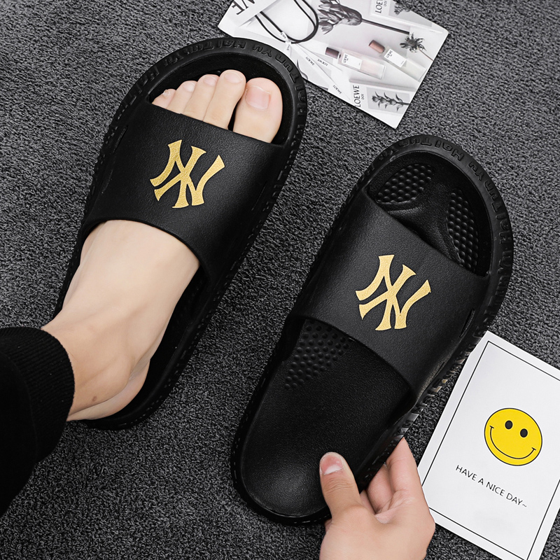 2020 new slippers men's fashion outdoor summer personality non-slip sandals men's summer wear beach word slippers
