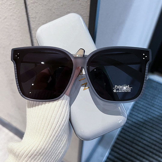 Sunglasses with Clip-On Lenses for Myopia, Unisex, Polarized Sunglasses for Summer Driving and Travel, Anti-Uv Clip-On Glasses