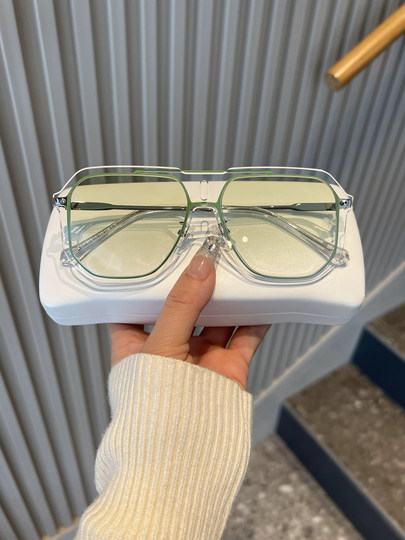 Square Flat Sunglasses for Men, Trendy and High-End, Suitable for Travel and Driving, Uv Protection Sunglasses for Women, Stylish Street Style