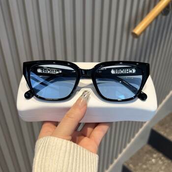 Trendy and Stylish Light Blue Sunglasses for Women, High-End Fashion Polarized Sunglasses for Men, Light-Colored Glasses for Driving