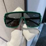 Трендовые солнцезащитные очки подходит для мужчин и женщин для влюбленных, популярно в интернете, изысканный стиль, по фигуре