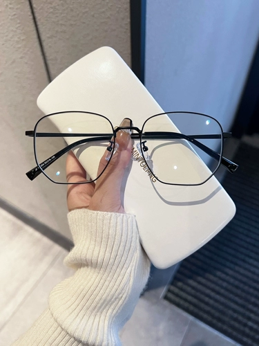 Золотые шелковые миопические очки.