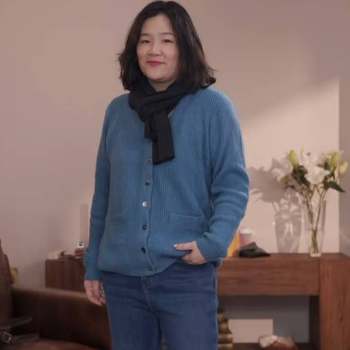 Which slightly fat custom coastal zone solid color v-neck loose knitted cardigan women's thin versatile sweater