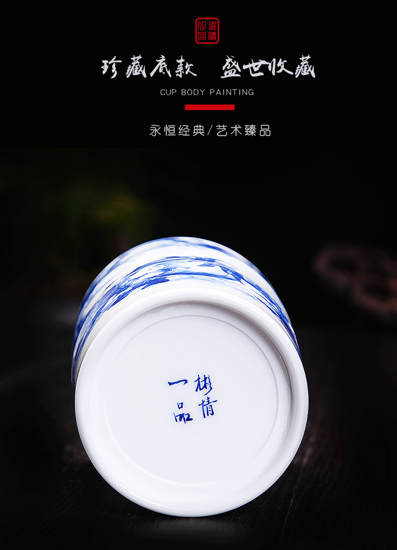 His affection new one product Wang Chenfeng blue - and - white porcelain brush pot hand - made art many children life of the desktop receive a case writing brush