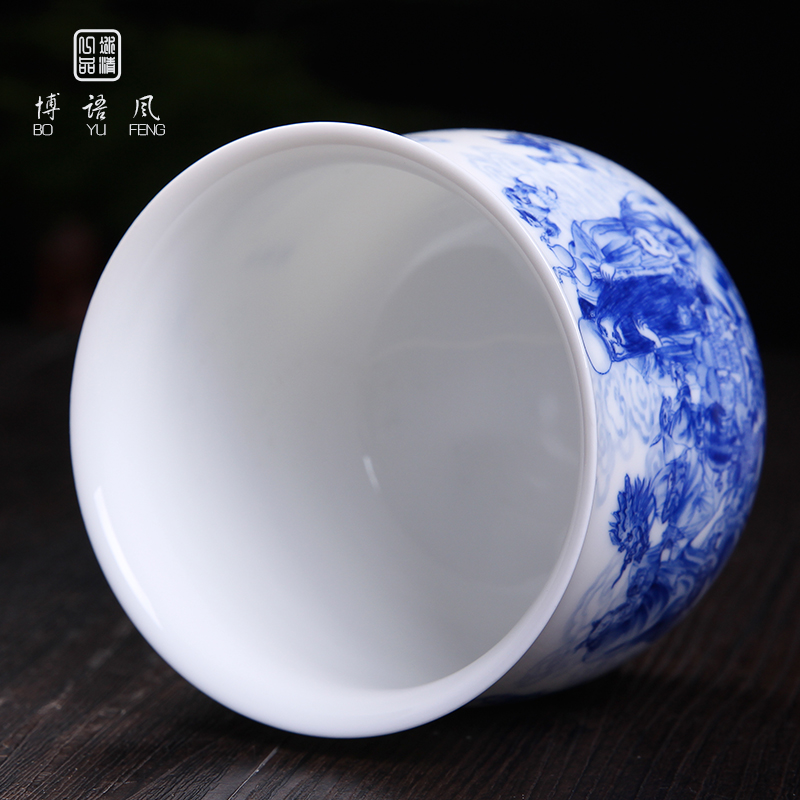 Above [naijing] jingdezhen blue and white jade single cup sample tea cup Chinese zodiac hand - made pressure hand cup white porcelain tea cups