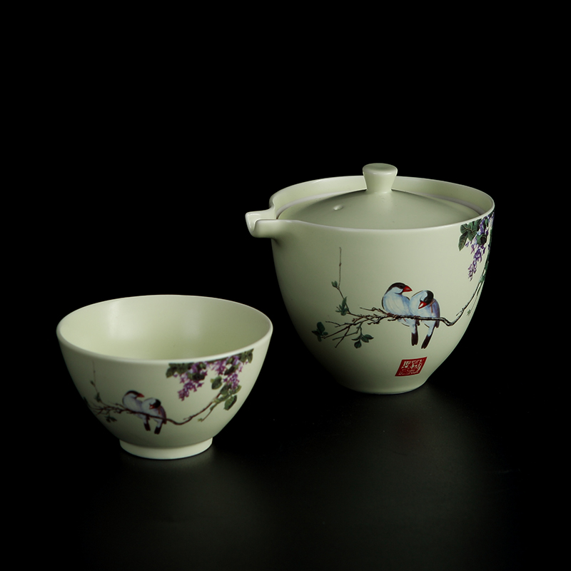 Jingdezhen ceramic cup to crack a pot of a car'll with kung fu tea set a single portable cups