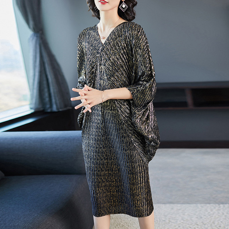 Three Homes Lifetime Clothes Women's Folds Taiwan's New Foreign Dress Temperament Summer Dress Shade Meat Loose and Big Size and Fat mm