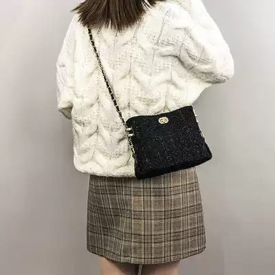 Singapore trendy brand women's bag quilt messenger chain bag official flagship high-end bucket bag female 2021 new