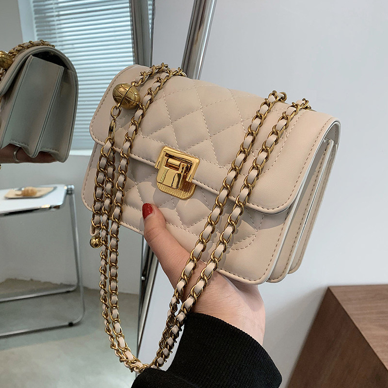Singapore Women's Bag Light Extravagant Brand Texture Chain Girls Slim with single shoulder magdermis Inclined Satchel 100 lap small square bag