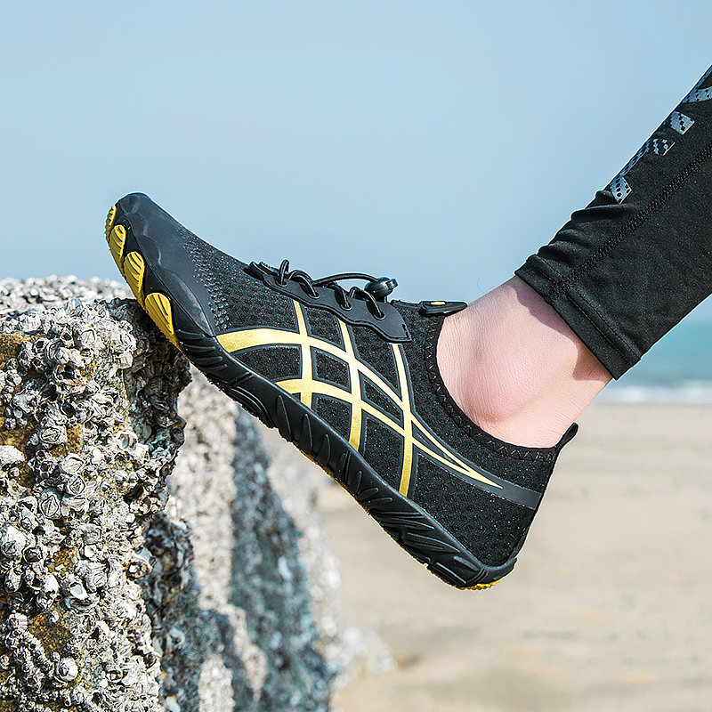 Couple beach shoes men's diving socks women's Sanya vacation beach shoes foreign trade wading play water catch the sea snorkeling swimming shoes