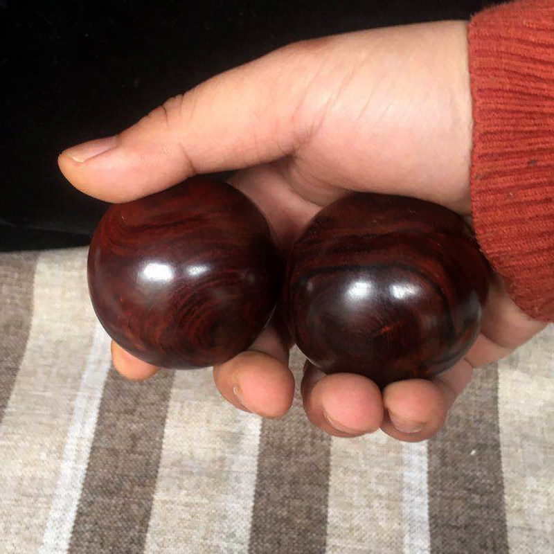 Vietnam red sandalwood willow handball health care ball 5 0cm middle-aged and elderly fitness massage handball log boutique