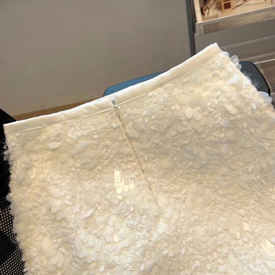 White sequined skirt for women 2026 spring new style this year's popular a-line skirt small fragrant zipper hip skirt