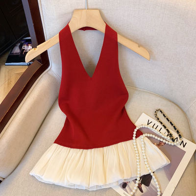 A retro red halter-neck V-neck sleeveless halter top for women's summer, featuring a high-end, stylish and youthful skirt hem