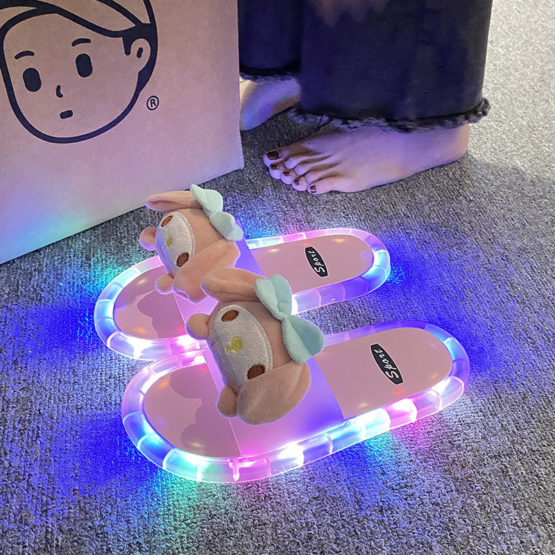 Internet Celebrity Crystal Light-Up Slippers for Women, Adult Flashing Sandals for Summer, Outdoor Wear, Girls' Sandals with Lights, Creative and Quirky Internet Celebrity Crystal Light-Up Slippers for Women, Adult Flashing Sandals for Summer, Outdoor Wear, Girls' Sandals with Lights, Creative and Quirky