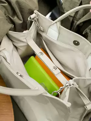 Korean version of the shoulder messenger file bag temperament fashion business hand carry portable briefcase female commuter bag student book bag