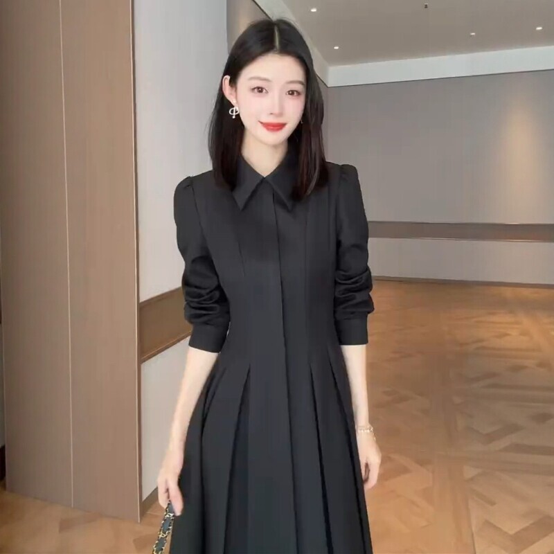 Plus-Size Women's Autumn French-Style High-End Lapel Dress, Designed for Curvy Women, with a Waist-Cinching Effect, Slimming Long-Sleeve Little Black Dress