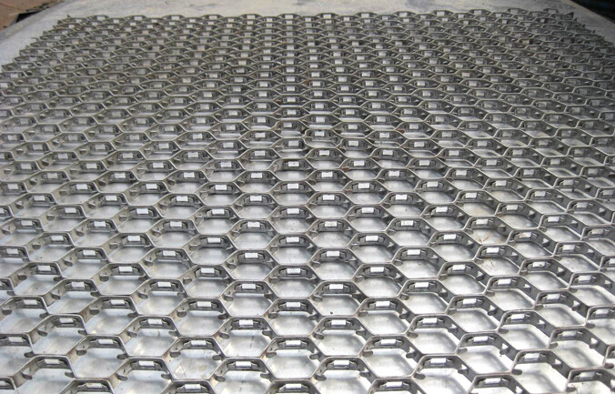 Tortoise-A mesh hexagonal solid web furnace inner wall mesh refractory net