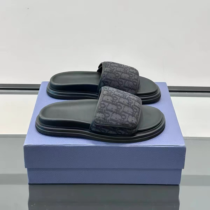 2026 Summer Men's Slippers Trendy Brand Fashion Men's Sandals High-End Outdoor Slip-On Men's Sandals