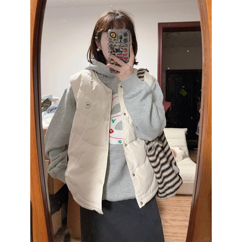 bi entry【Lightweight Style】Versatile 90% White Duck Down Loose Slimming Down Vest for Women, Autumn and Winter Outerwear Vest.