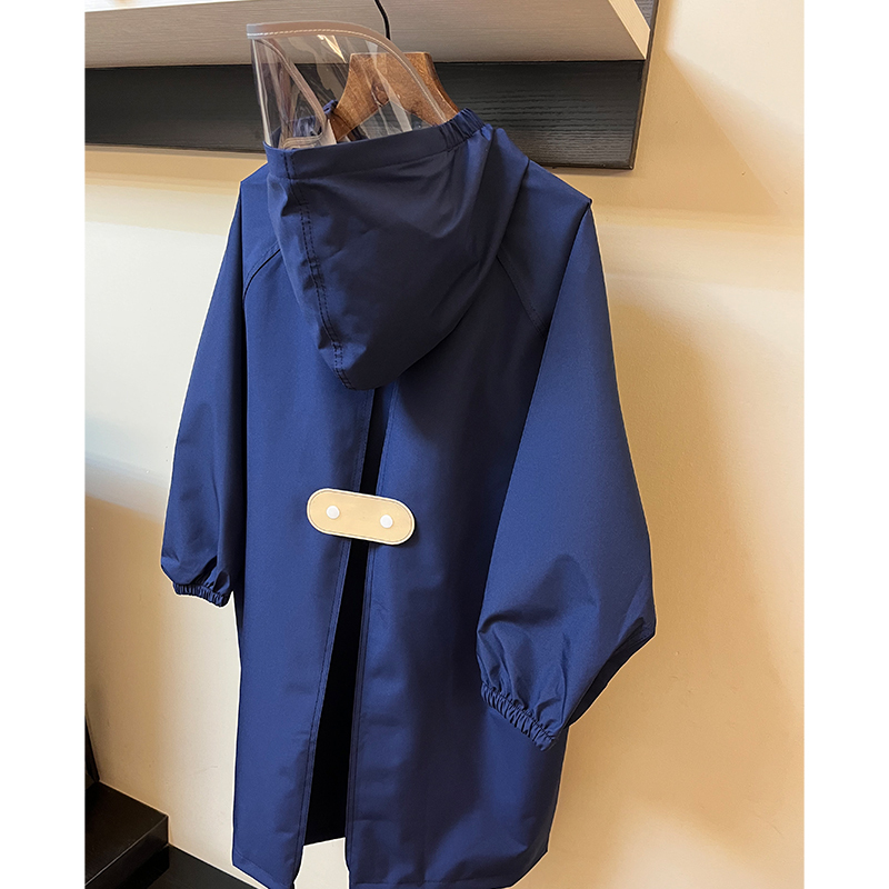 Japanese Lightweight, Quick-Drying, Breathable Children's Raincoat, Kindergarten Waterproof Poncho, 2026 New Model, Primary School Students with Backpack Space