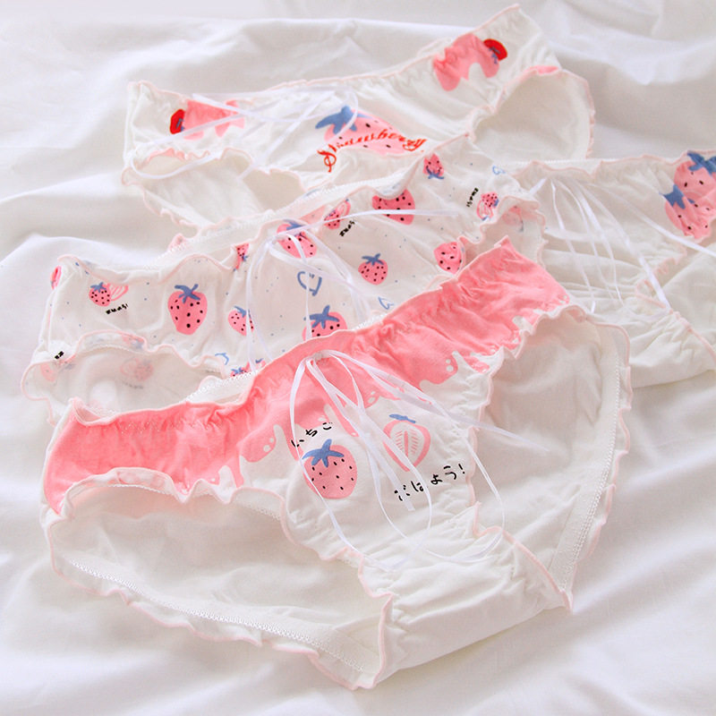 Cute strawberry letter print girl cotton underwear low waist sweet Japanese breathable fresh fungus edge briefs