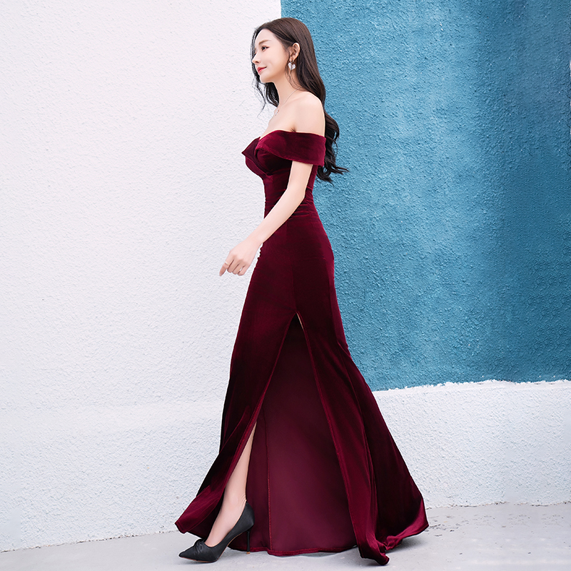 Bridal Toast Dress 2024 New Style Burgundy Velvet Off-Shoulder Slim Fit Wedding Evening Dress Elegant Slimming Long Style
