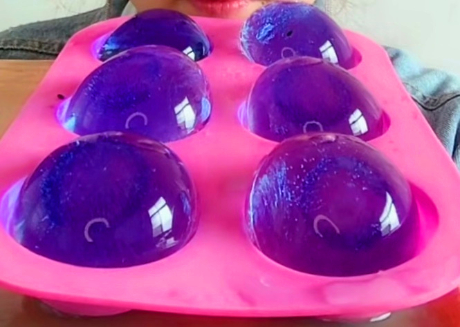 Tiktok Popular Chocolate Jelly Six-Piece Small Half-Round Bite-Sized Hollow Ice Cube Silicone Ice Mold