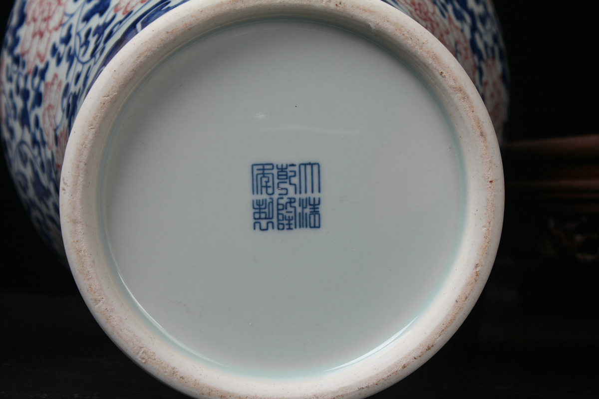 Jingdezhen blue and white youligong high - grade ceramic vases, antique hand - made porcelain lotus flower name plum bottle mesa adornment