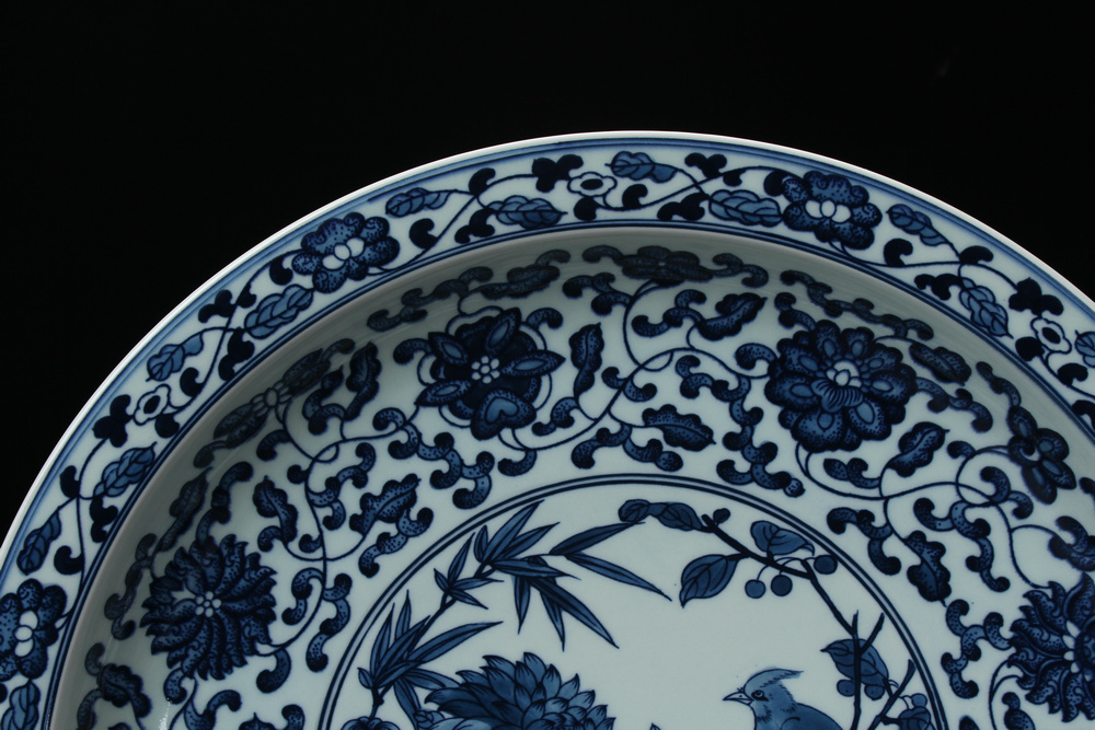 Jingdezhen ceramics high - end antique blue and white peony flowers and birds by plate set up modern Chinese handicraft collection