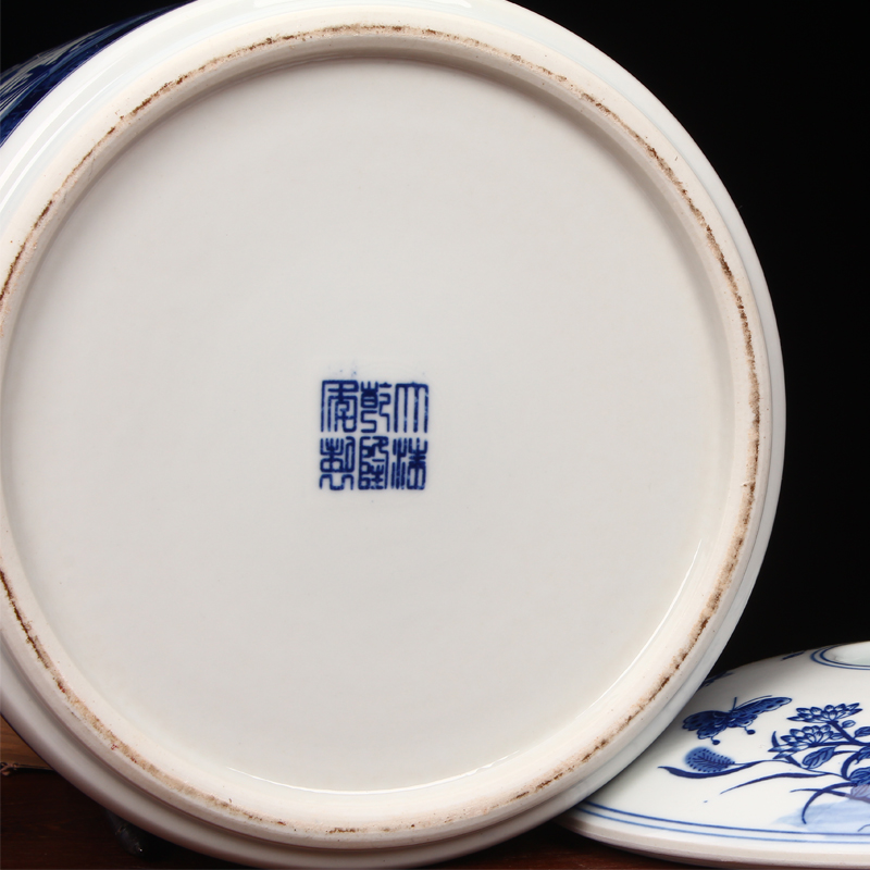 Blue and white porcelain of jingdezhen ceramics furnishing articles large peony flower pot of pu 'er tea store receives all around tea cake tin