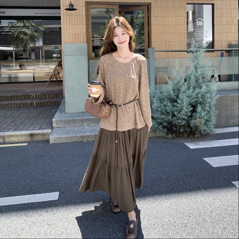 Maillard Style Women's Suit 2026 Autumn Design Relaxed Style Round Neck Long-Sleeve Knit Top and Skirt Two-Piece Set Maillard Style Women's Suit 2026 Autumn Design Relaxed Style Round Neck Long-Sleeve Knit Top and Skirt Two-Piece Set
