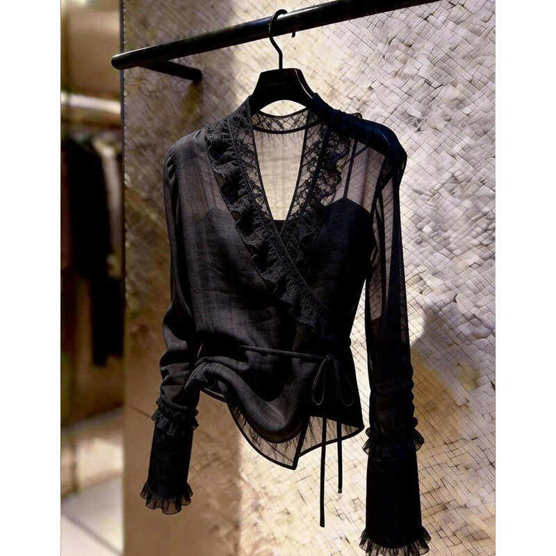 Elegant and Stunning V-Neck Long-Sleeve Shirt for Women, New Summer Style, Slimming Lace Patchwork, Slightly Sheer, Age-Reducing Blouse Elegant and Stunning V-Neck Long-Sleeve Shirt for Women, New Summer Style, Slimming Lace Patchwork, Slightly Sheer, Age-Reducing Blouse