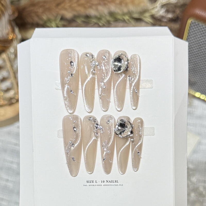 【Starry Sky Pasture】High-End Handmade Wearable Nails with Ribbon and Cat Eye Nail Stickers, Fake Nails That Enhance Complexion, Long Style