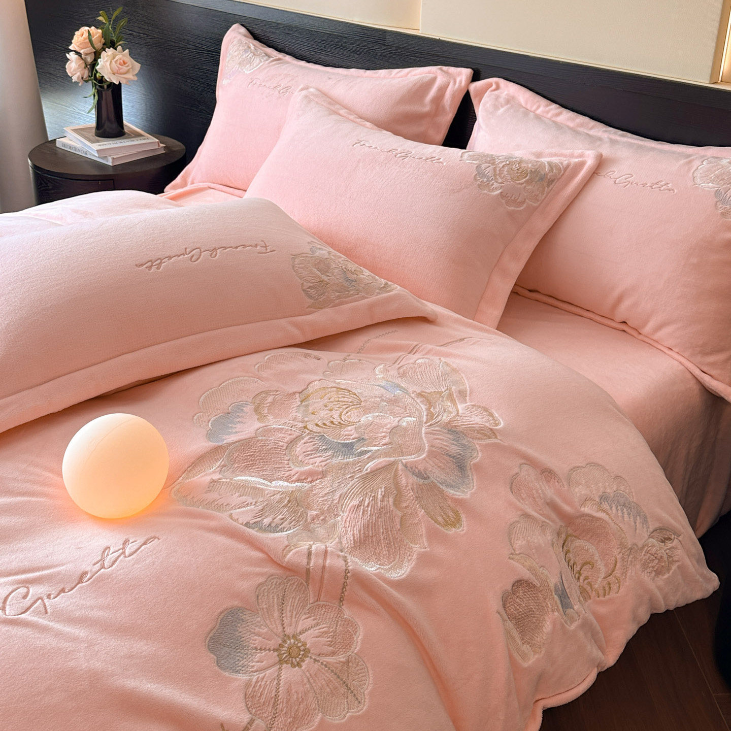 Light Luxury Milk Velvet Four-Piece Bedding Set for Winter 2025, New Thickened Warm Double-Sided Velvet Duvet Cover, Coral Velvet Bed Sheet