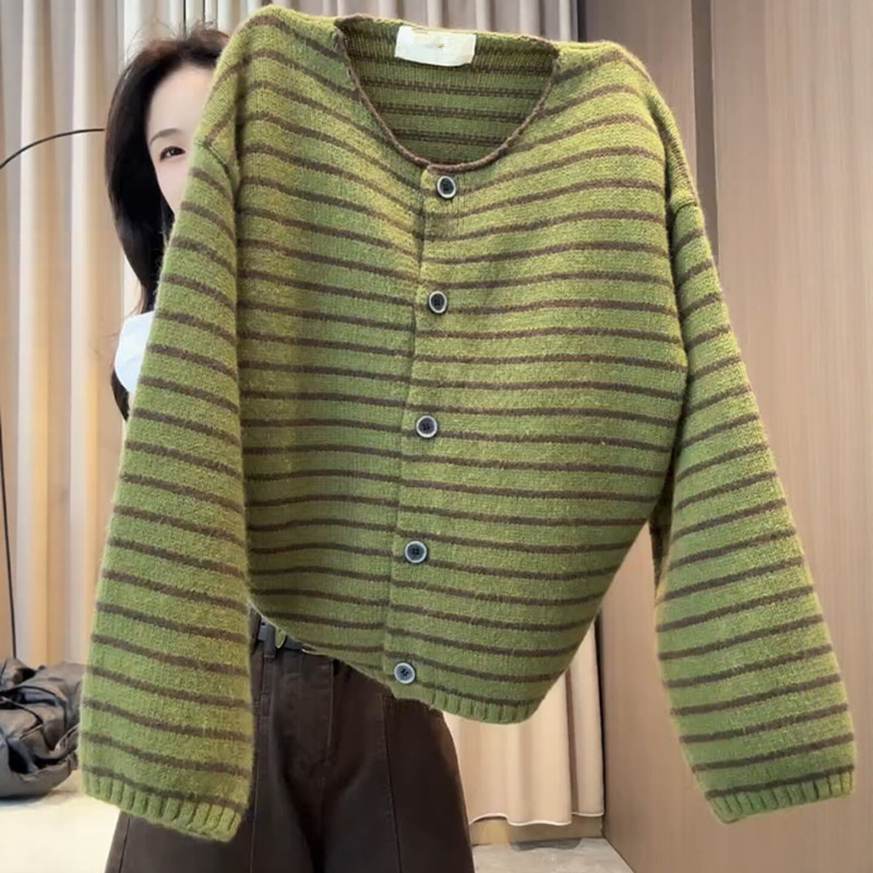 Color-Block Striped Knit Cardigan for Women, 2026 Autumn/Winter European Fashion Versatile Slim-Fit Sweater Outerwear Color-Block Striped Knit Cardigan for Women, 2026 Autumn/Winter European Fashion Versatile Slim-Fit Sweater Outerwear