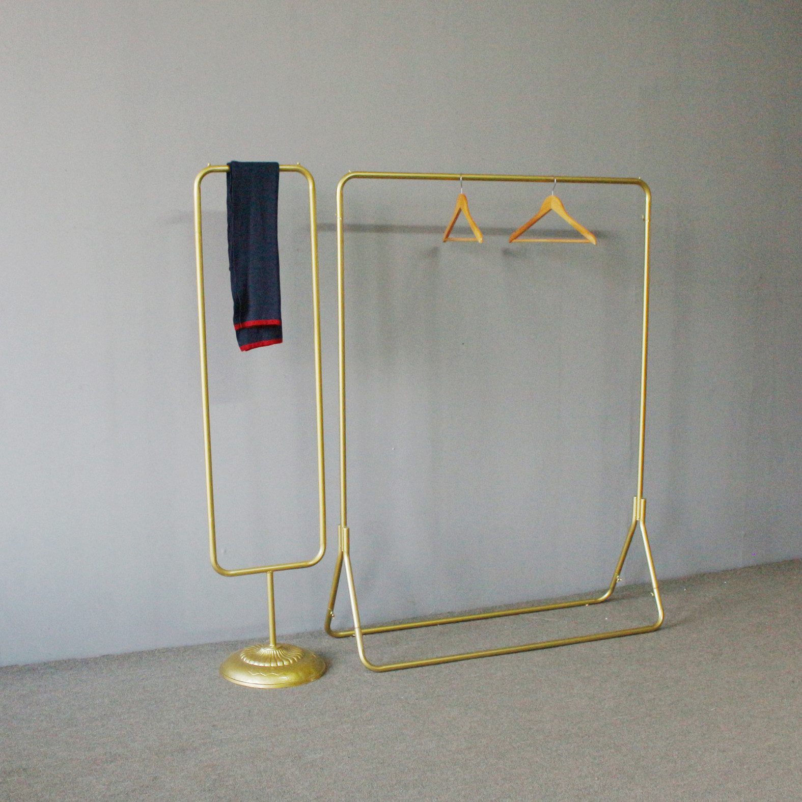 Clothing store display rack nanogold floor-shaped hanging rack combined iron-shaped shelves simple package rack
