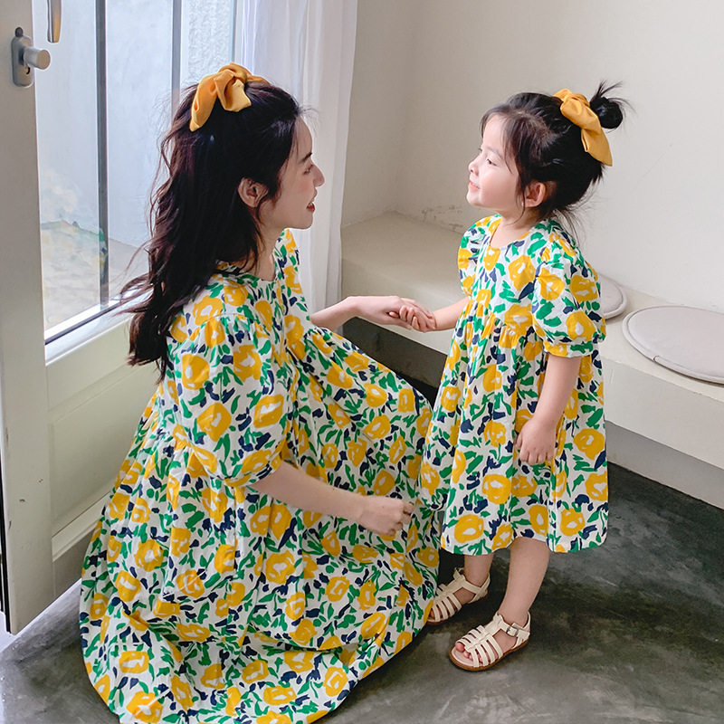 Parent-child dress, mother-daughter dress, foreign style dress 2021 summer new Korean style Sanya holiday sweet princess floral dress