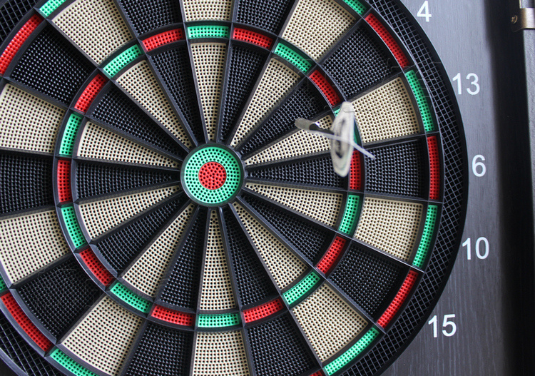 Tàu mạnh thể thao hộp gỗ phi tiêu điện máy phi tiêu mềm phi tiêu mục tiêu an toàn đặt - Darts / Table football / Giải trí trong nhà phi tiêu 3 cánh