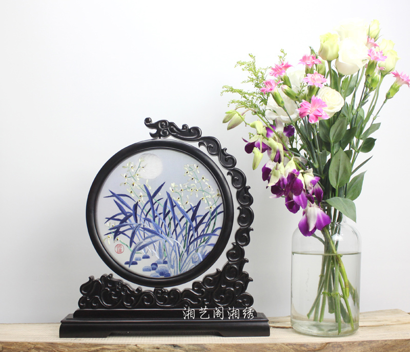 Xiangembroidery Pure Handmade Embroidery Double-sided Embroidered Moon Light Orchid Pendulum Christmas New Year's Day to send friends foreign guests high gear gifts