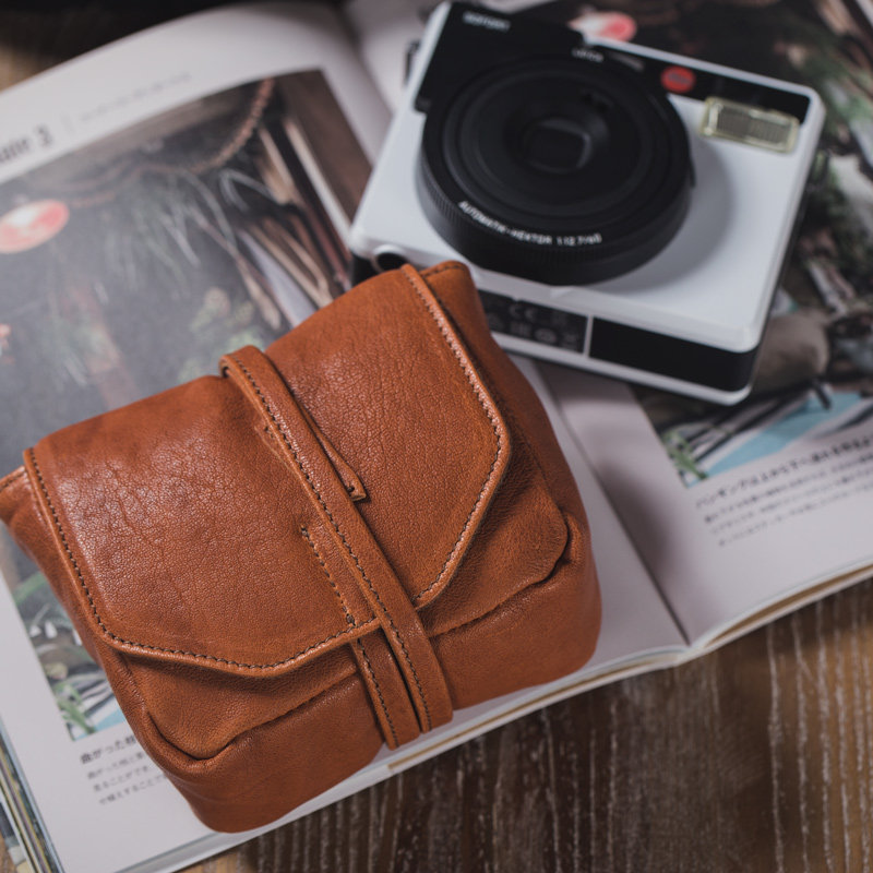 zerc manually applies Leica clapping standout leather suite SOFORT camera bag clapping up the camera bag leather cover