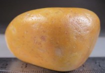 Laos stone The rough stone of Tianhuang stone in northern Laos weighs 79 grams