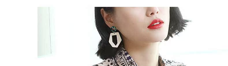 Áo lụa in xuân hè 2019 mới khí chất phụ nữ sửa áo ve áo lụa dài tay áo thủy triều - Áo sơ mi dài tay áo sơ mi trắng nữ form rộng